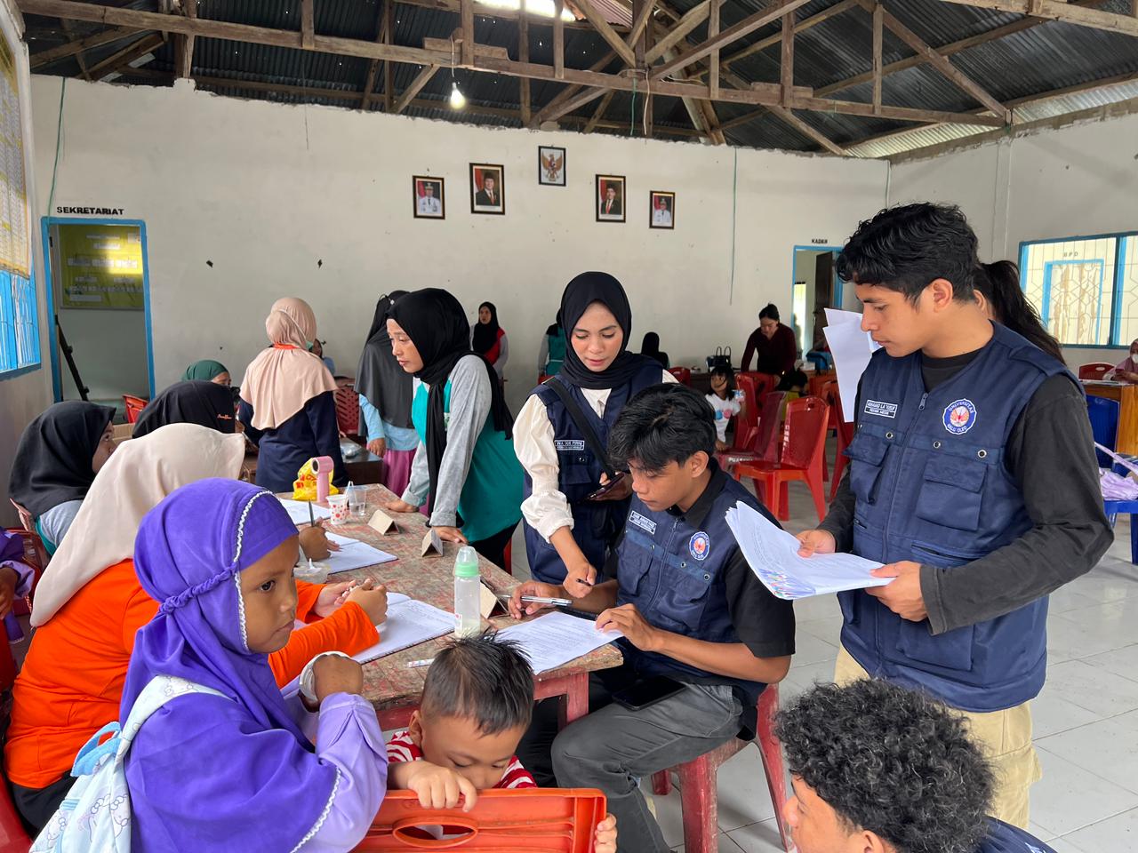 Kegiatan masyarakat Desa Puasana